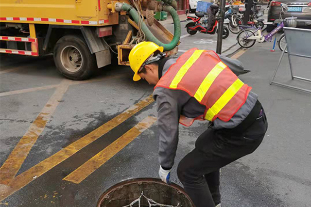 主管下水道和私人下水道:誰負責?修理下水管道需要多少錢
